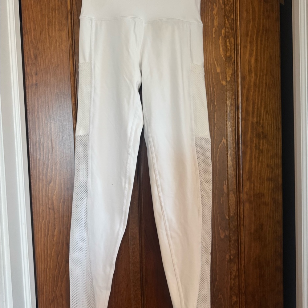 White High-Waisted Leggings